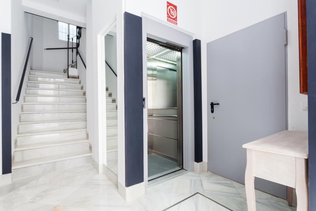 Hostly Acetres 1B-2B Center-Fibre-Conmunal Terrace-Parking Optional Seville Exterior photo